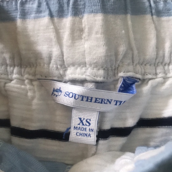 southern tide shorts - Picture 3 of 3